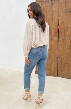 Mom Fit Jeans Light Blue -Kleding Promotie Winkel Katoenen Oversized Detail Blouse Beige 12 1 586x900 1