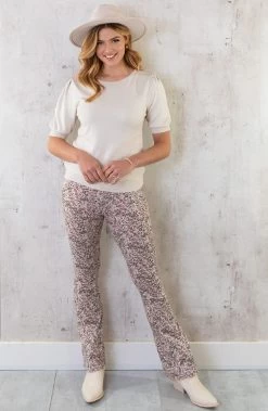 Flared Broek Bloemen Creme Roze -Kleding Promotie Winkel Knitted Top Met Pofmouwen Ecru 1 586x900 1