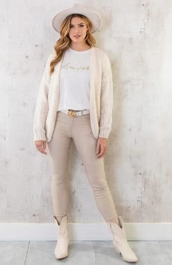 Oversized Knitted Vest Ecru 25 Oversized Knitted Vest Ecru -Kleding Promotie Winkel La Vie Est Belle Embroidery T shirt Ecru 7 586x900 1