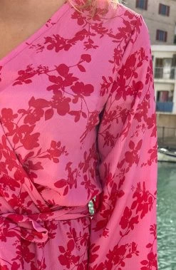 Laagjes Jurk Bloemen Roze Rood -Kleding Promotie Winkel Laagjes Jurk Bloemen Roze Rood close 586x900 1