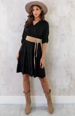 Laagjes Knopen Jurk Zwart -Kleding Promotie Winkel Laagjes Knopen Jurk Zwart 2 586x900 1