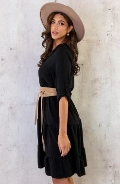 Laagjes Knopen Jurk Zwart -Kleding Promotie Winkel Laagjes Knopen Jurk Zwart 5 586x900 1