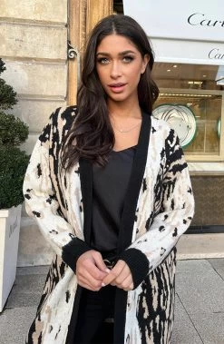 Silk Touch Spaghetti Top Zwart 2.0 -Kleding Promotie Winkel Leopard Vest Midi Beige Zwart 3 586x900 1