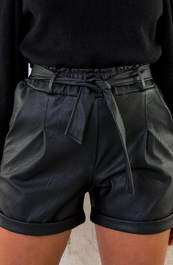 Leren Shorts Met Strik 3 Leren Shorts Met Strik