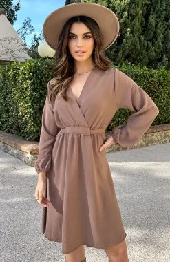 Londen Jurk Taupe -Kleding Promotie Winkel Londen Jurk Taupe 4 586x900 2