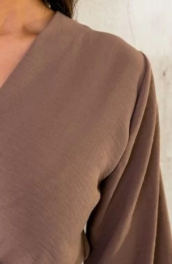 Londen Jurk Taupe -Kleding Promotie Winkel Londen Jurk Taupe 586x900 1