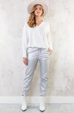 Metallic Jogger Pants Zilver -Kleding Promotie Winkel Low Back Lace Blouse Ecru 7 586x900 2