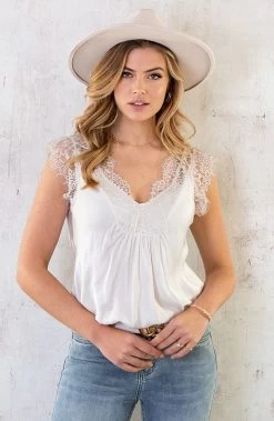Luxury Kanten Top Exclusive Light Beige -Kleding Promotie Winkel Luxury Kanten Top Exclusive Light Beige 2 586x900 1