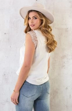 Luxury Kanten Top Exclusive Light Beige -Kleding Promotie Winkel Luxury Kanten Top Exclusive Light Beige 5 586x900 1