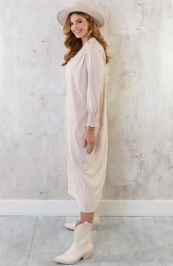 Maxi V-Hals Jurk Beige -Kleding Promotie Winkel Maxi V Hals Jurk Beige 1 586x900 1