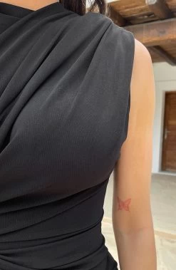 Midi Jurk Gedrapeerd Zwart -Kleding Promotie Winkel Midi Jurk Gedrapeerd Zwart 1 586x900 1