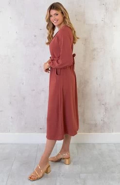 Midi Pocket Dress Terracotta -Kleding Promotie Winkel Midi Pocket Dress Terracotta 3 586x900 1