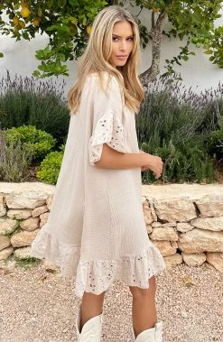 Mousseline Embroidery Oversized Jurk Beige -Kleding Promotie Winkel Mousseline Embroidery Oversized Jurk Beige 3 586x900 1