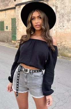 Denim Short Grey -Kleding Promotie Winkel Mousseline Off Shoulder Top Zwart12 1 586x900 1