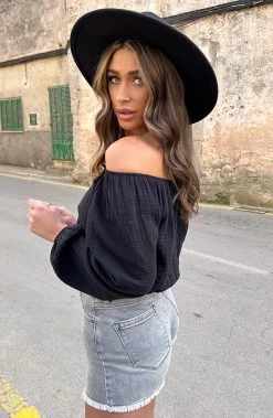 Mousseline Off-Shoulder Top Zwart -Kleding Promotie Winkel Mousseline Off Shoulder Top Zwart12 6 586x900 1