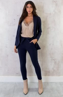 Basic Blazer Marineblauw -Kleding Promotie Winkel Musthave Deal Dames Pak Marineblauw 4 586x900 1