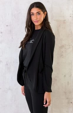Basic Blazer Zwart 18 Basic Blazer Zwart -Kleding Promotie Winkel Musthave Deal Dames Pak Zwart 7 586x900 1
