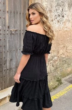 Offshoulder Laagjes Jurk Zwart -Kleding Promotie Winkel Off Shoulder Laagjes Jurk Zwart 2 586x900 1