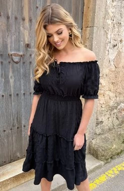 Offshoulder Laagjes Jurk Zwart -Kleding Promotie Winkel Off Shoulder Laagjes Jurk Zwart 6 586x900 1