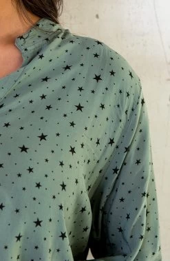 Oversized Blouse Stars Army -Kleding Promotie Winkel Oversized Blouse Stars Army 586x900 1