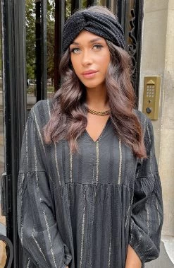 Oversized Jurk Golden Stripes Zwart -Kleding Promotie Winkel Oversized Jurk Golden Stripes Zwart 2 586x900 1