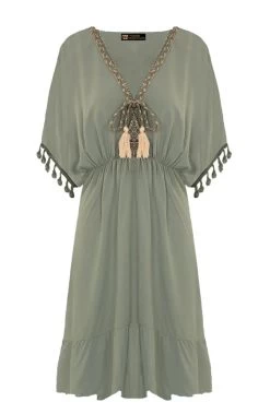 Oversized Jurk Gouden Detail Army -Kleding Promotie Winkel Oversized Jurk Gouden Detail Army 586x900 1