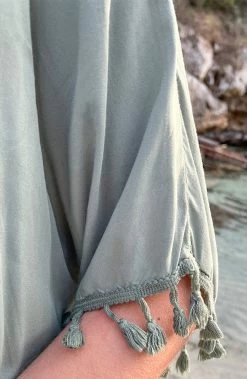 Oversized Jurk Gouden Detail Army -Kleding Promotie Winkel Oversized Jurk Gouden Detail Army 8 586x900 1