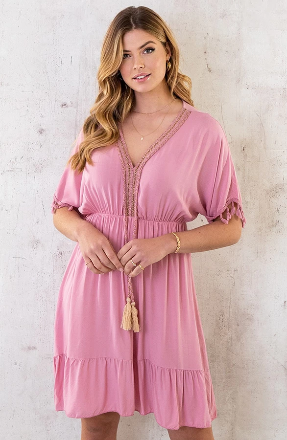 Oversized Jurk Gouden Detail Dust Pink 3 Oversized Jurk Gouden Detail Dust Pink