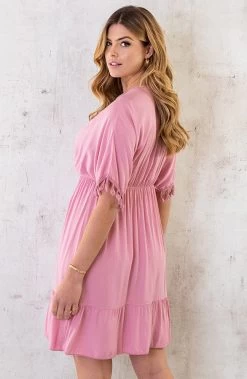 Oversized Jurk Gouden Detail Dust Pink 11 Oversized Jurk Gouden Detail Dust Pink -Kleding Promotie Winkel Oversized Jurk Gouden Detail Dust Pink 5 586x900 1