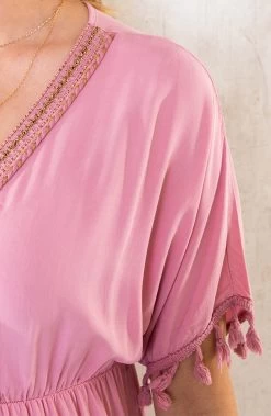 Oversized Jurk Gouden Detail Dust Pink 13 Oversized Jurk Gouden Detail Dust Pink -Kleding Promotie Winkel Oversized Jurk Gouden Detail Dust Pink 586x900 1