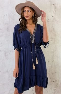 Oversized Jurk Gouden Detail Marine -Kleding Promotie Winkel Oversized Jurk Gouden Detail Marine 3 586x900 2