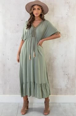 Oversized Jurk Gouden Detail Maxi Army -Kleding Promotie Winkel Oversized Jurk Gouden Detail Maxi Army 3 1 586x900 1