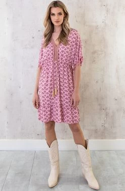Oversized Jurk Gouden Detail Print Dust Roze 14 Oversized Jurk Gouden Detail Print Dust Roze -Kleding Promotie Winkel Oversized Jurk Gouden Detail Print Dust Roze 2 586x900 1