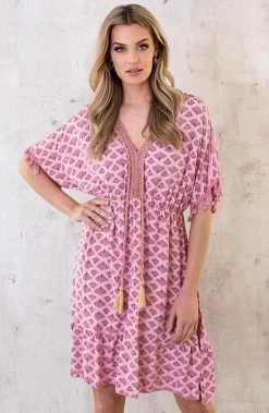 Oversized Jurk Gouden Detail Print Dust Roze 11 Oversized Jurk Gouden Detail Print Dust Roze -Kleding Promotie Winkel Oversized Jurk Gouden Detail Print Dust Roze 5 586x900 1