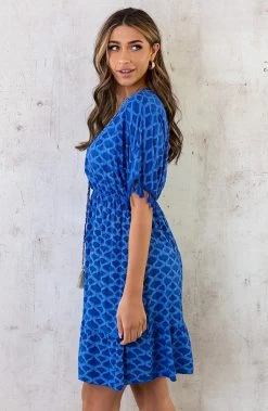 Oversized Jurk Gouden Detail Print Kobalt -Kleding Promotie Winkel Oversized Jurk Gouden Detail Print Kobalt 4 586x900 1