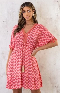 Oversized Jurk Gouden Detail Print Koraal -Kleding Promotie Winkel Oversized Jurk Gouden Detail Print Koraal 2 586x900 2