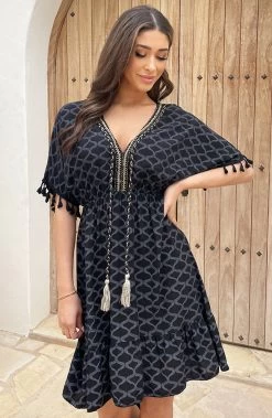 Oversized Jurk Gouden Detail Print Zwart -Kleding Promotie Winkel Oversized Jurk Gouden Detail Print Zwart 8 586x900 1