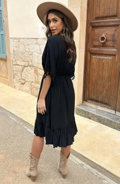 Oversized Jurk Gouden Detail Zwart 10 Oversized Jurk Gouden Detail Zwart -Kleding Promotie Winkel Oversized Jurk Gouden Detail Zwart 4 586x900 1