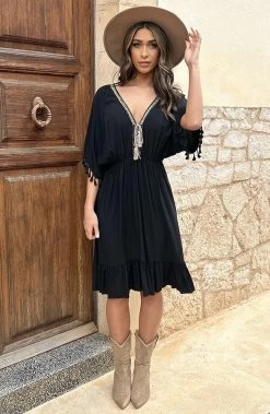 Oversized Jurk Gouden Detail Zwart 9 Oversized Jurk Gouden Detail Zwart -Kleding Promotie Winkel Oversized Jurk Gouden Detail Zwart 5 586x900 1