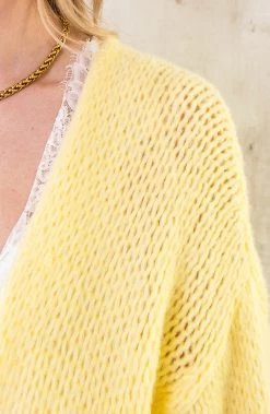 Oversized Knitted Vest Soft Yellow 14 Oversized Knitted Vest Soft Yellow -Kleding Promotie Winkel Oversized Knitted Vest Soft Yellow 1 586x900 1