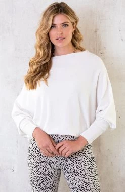 Oversized Soft Trui Creme -Kleding Promotie Winkel Oversized Soft Trui Creme 3 586x900 1