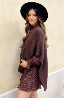 Overslag Poncho Choco -Kleding Promotie Winkel Overslag Poncho Choco 11 586x900 1