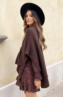 Overslag Poncho Choco -Kleding Promotie Winkel Overslag Poncho Choco 2 586x900 1