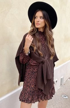 Overslag Poncho Choco -Kleding Promotie Winkel Overslag Poncho Choco 4 586x900 1