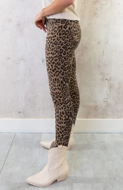 Panter Jeans Bruin -Kleding Promotie Winkel Panter Jeans Bruin 1 586x900 1