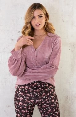 Plisse Blouse Met Ruches Mouw Dust Roze -Kleding Promotie Winkel Plisse Blouse Met Ruches Mouw Dust Roze 2 586x900 2