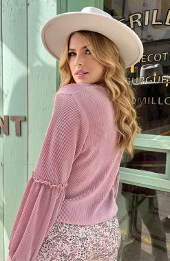 Plisse Blouse Met Ruches Mouw Dust Roze -Kleding Promotie Winkel Plisse Blouse Met Ruches Mouw Dust Roze 3 586x900 1