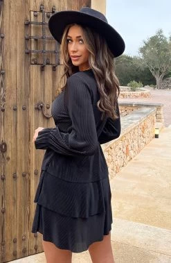 Plisse Laagjes Jurk Zwart -Kleding Promotie Winkel Plisse Laagjes Jurk Zwart 1 586x900 1