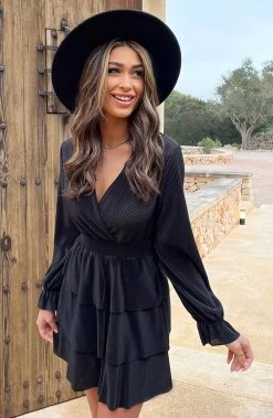 Plisse Laagjes Jurk Zwart -Kleding Promotie Winkel Plisse Laagjes Jurk Zwart 2 586x900 1