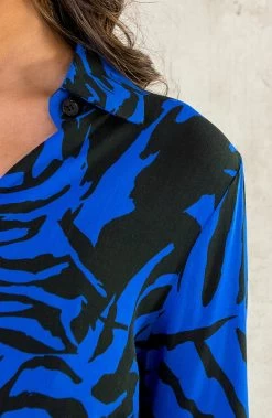 Print Blouse Zebra Kobalt 17 Print Blouse Zebra Kobalt -Kleding Promotie Winkel Print Blouse Zebra Kobalt 586x900 1